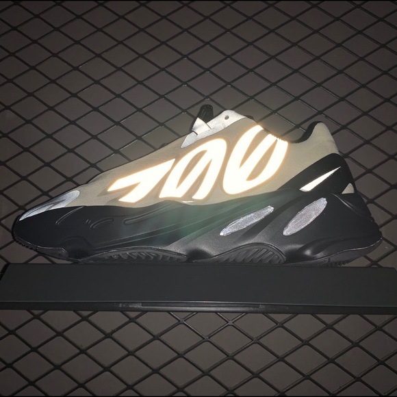 Yeezy mnvn 700 “bone” - Picture 1 of 4